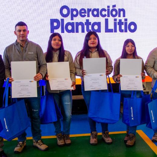 A photo of Albemarle interns in Chile from 2025